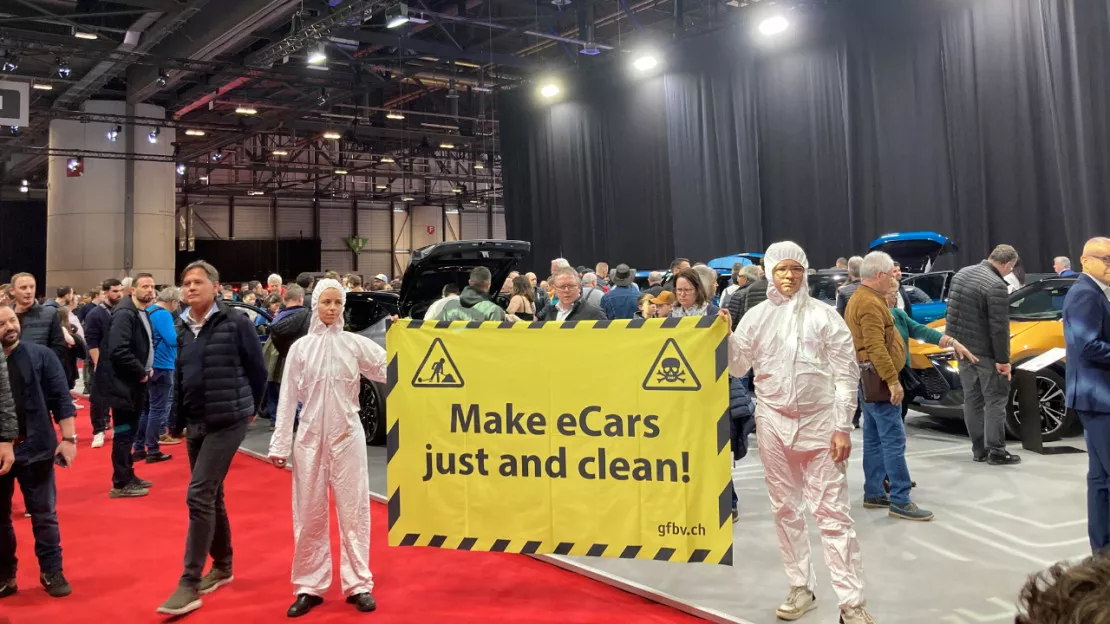 Genève : une action écologique pacifique au salon de l'auto