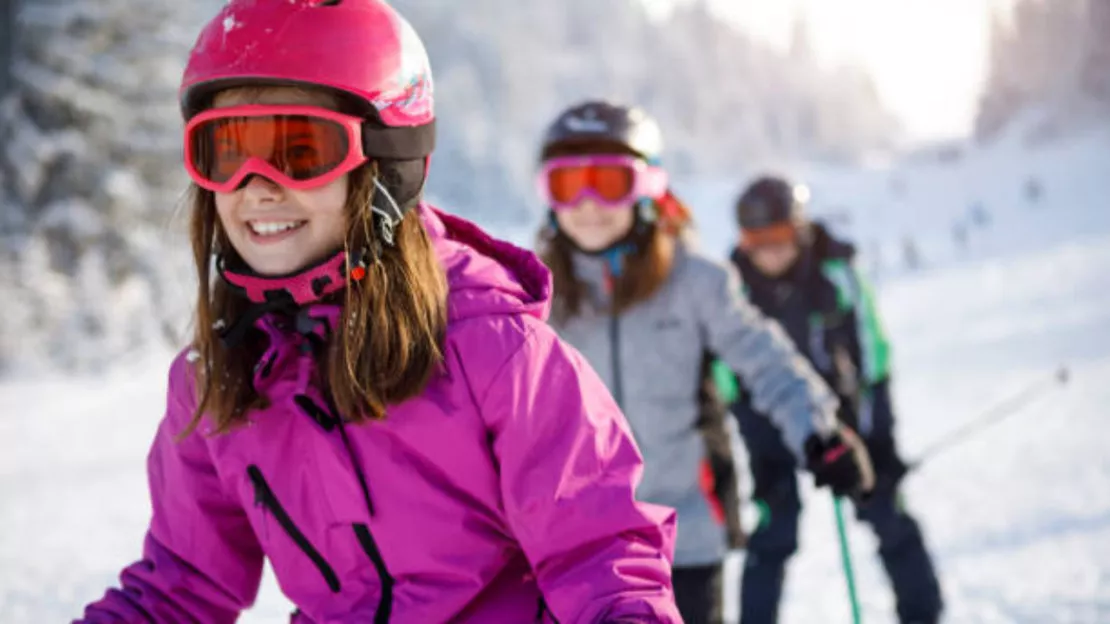 Haute-Savoie : le port du casque de ski bientôt partiellement obligatoire ?