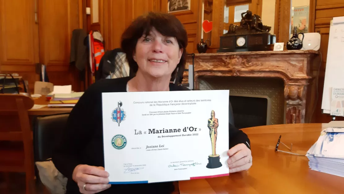 Josiane Lei, maire d’Evian s’est vu décerner la Marianne d’or 2022 du développement durable (interview)