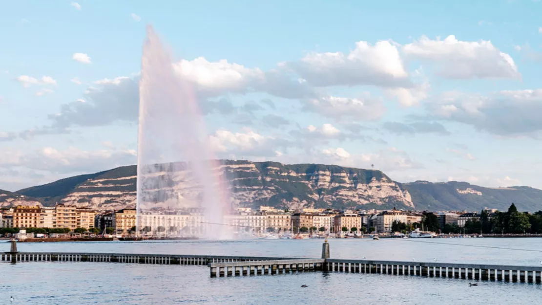 « La Banquise » débarque au pied du Jet d'eau à Genève