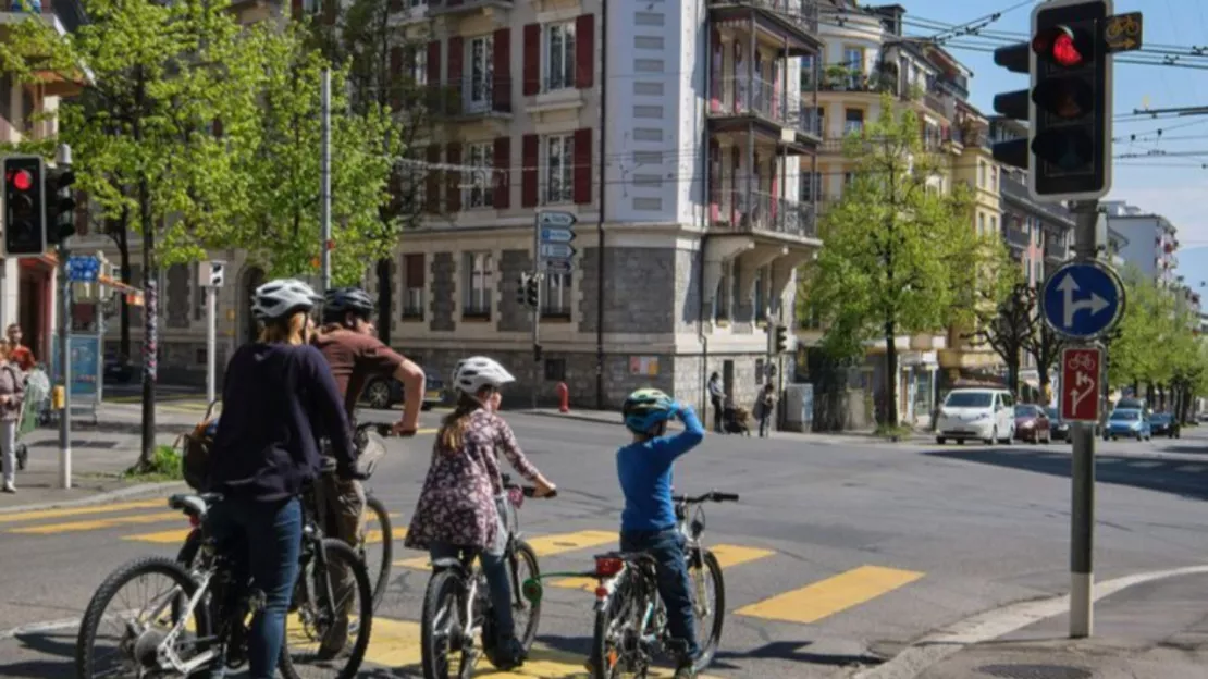 Lausanne : le "tourner à droite" à vélo ne génère pas plus d'accidents