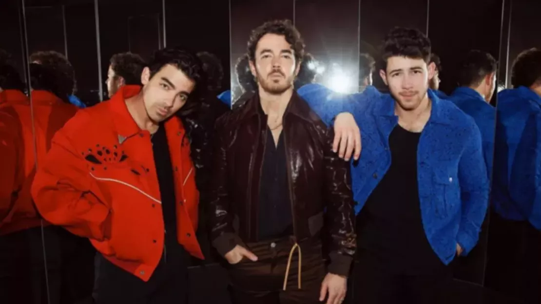 Les Jonas Brothers déclarent leur flamme au restaurant “Waffle House”