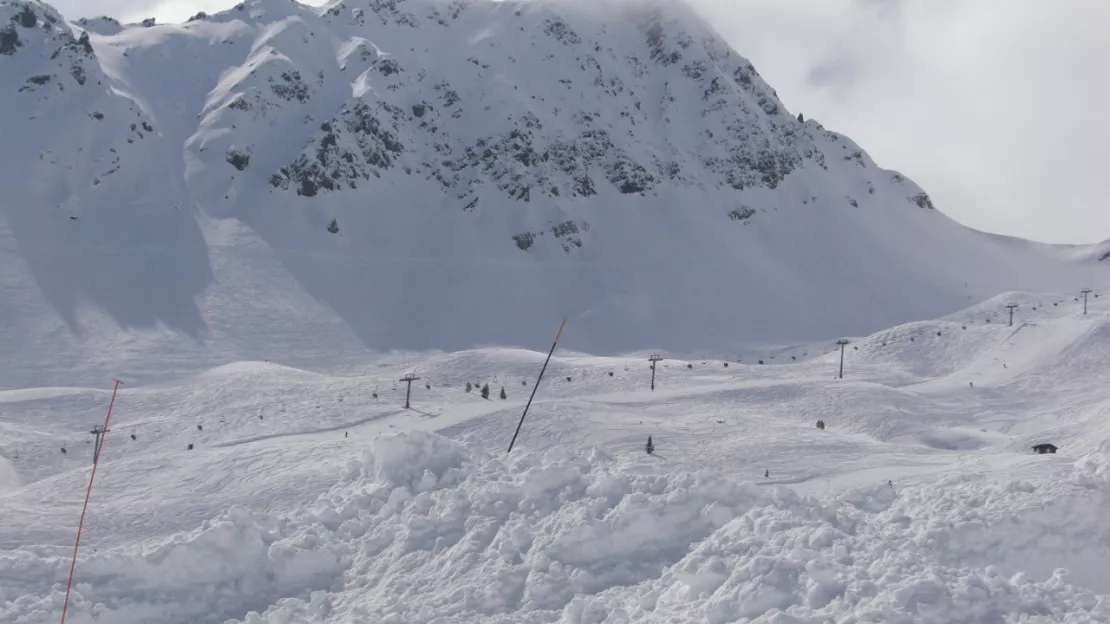 Savoie : un mort et plusieurs personnes emportées dans des avalanches