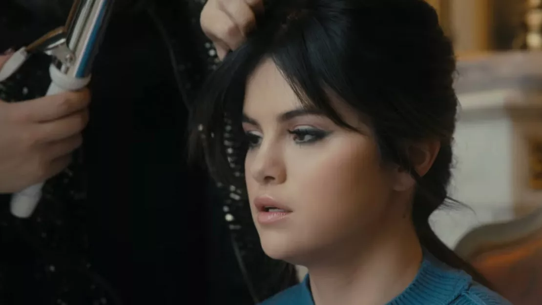 Selena Gomez dévoile le clip de son single « My Mind & Me » (vidéo)