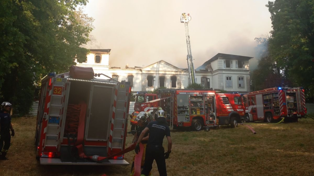Ain : Un incendie "potentiellement criminel" au château de Divonne-les-Bains Ain : Un incendie "potentiellement criminel" au château de Divonne-les-Bains