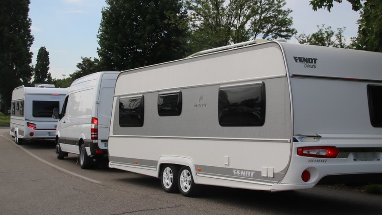 Annecy-le-Vieux : Des gens du voyage s'installent ill&eacute;galement sur un terrain priv&eacute;