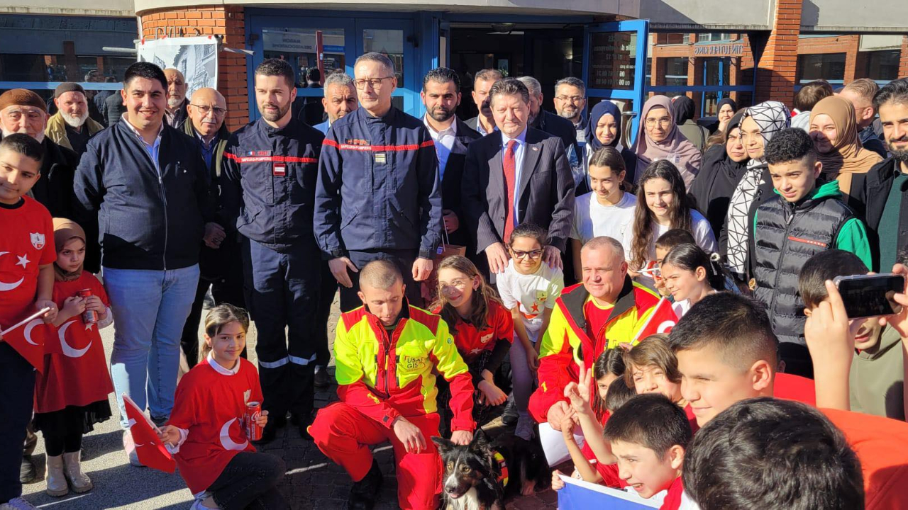 Annemasse : les sauveteurs franco-suisses de l'ONG USAR-GIS accueillis avec émotion par la communauté turque