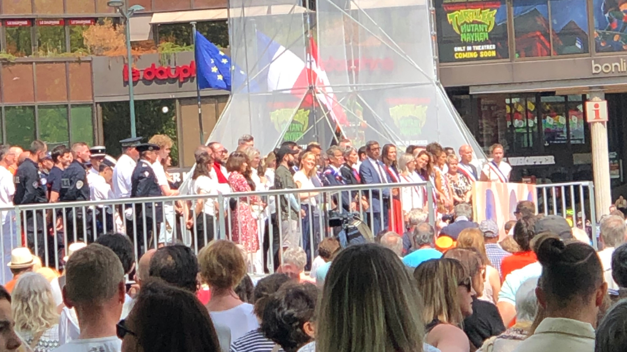 Attaque à Annecy : beaucoup de monde rassemblé sur le Pâquier ce dimanche