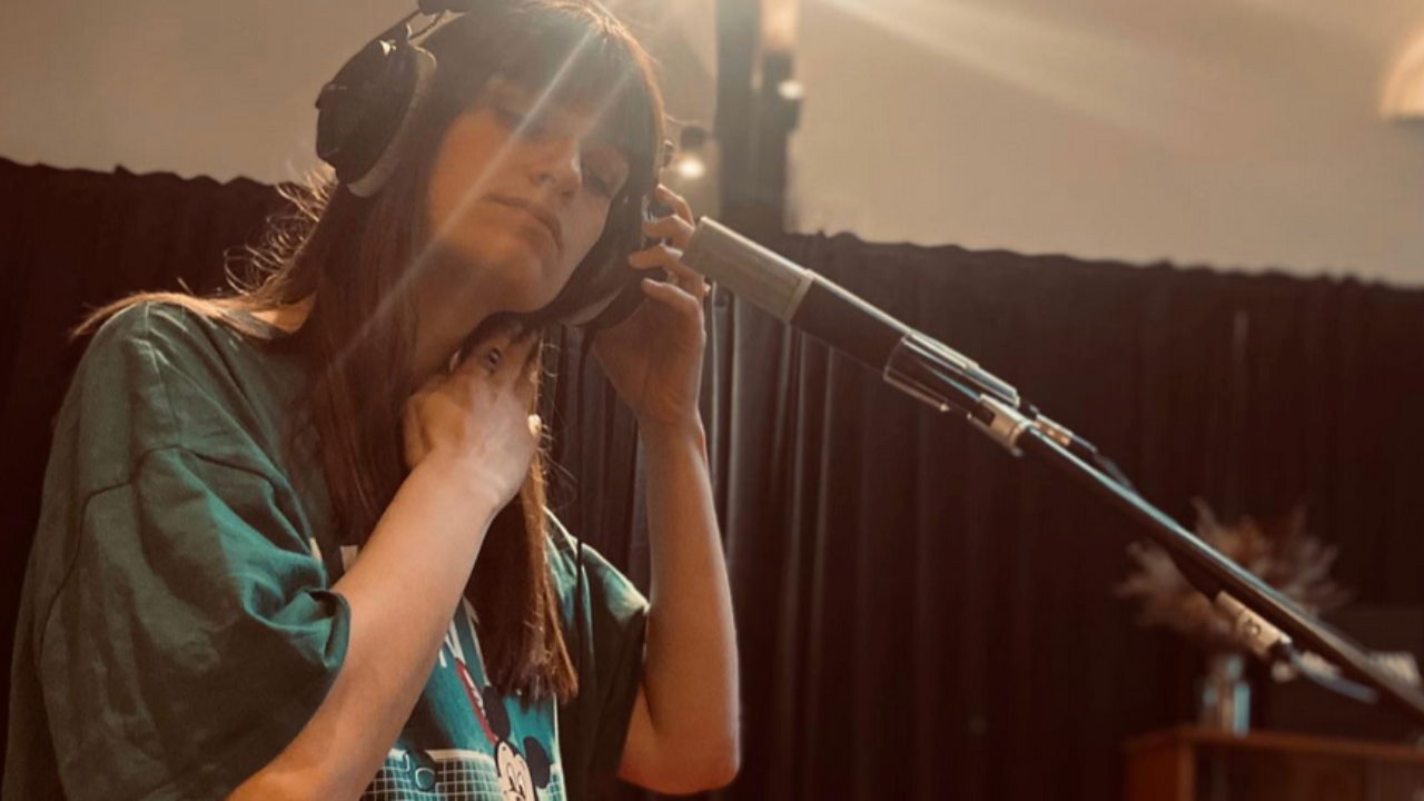 Clara Luciani attend un heureux événement !