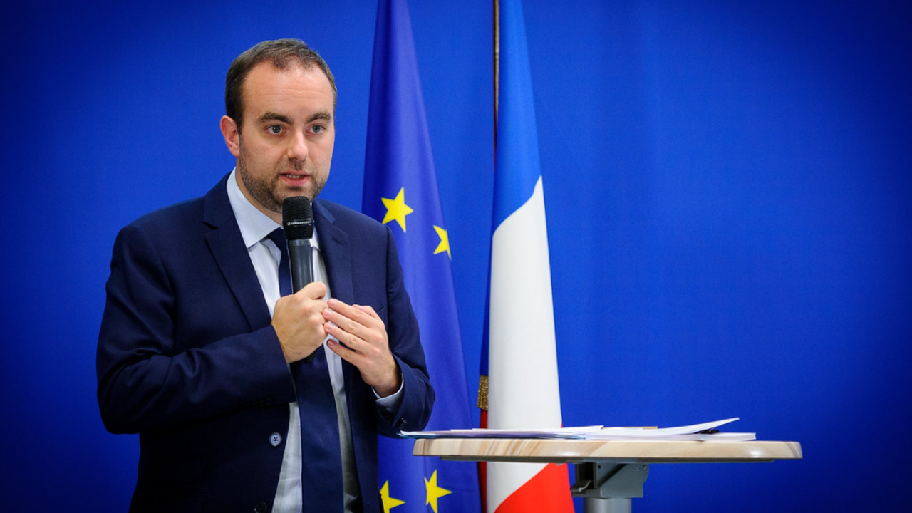 Démission du Premier ministre : Xavier Roseren dénonce "un spectacle profondément désolant" Démission du Premier ministre : Xavier Roseren dénonce "un spectacle profondément désolant"