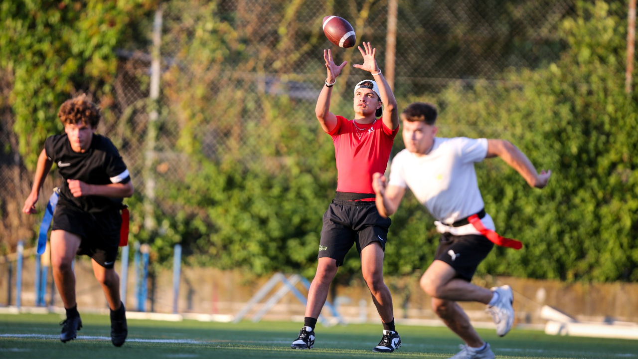 Des futurs athlètes olympiques de Flag Football en stage à Thonon (interview)