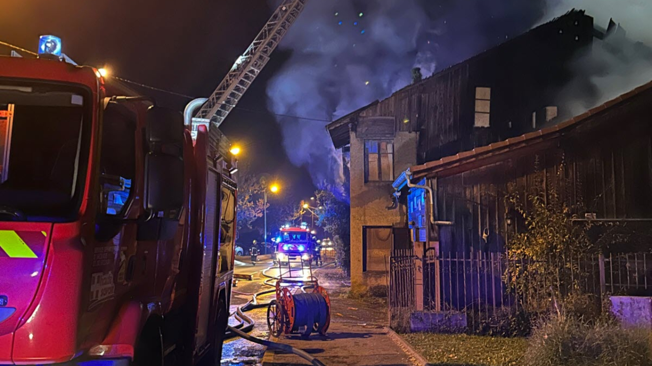Douvaine : deux maisons et deux granges détruites par les flammes