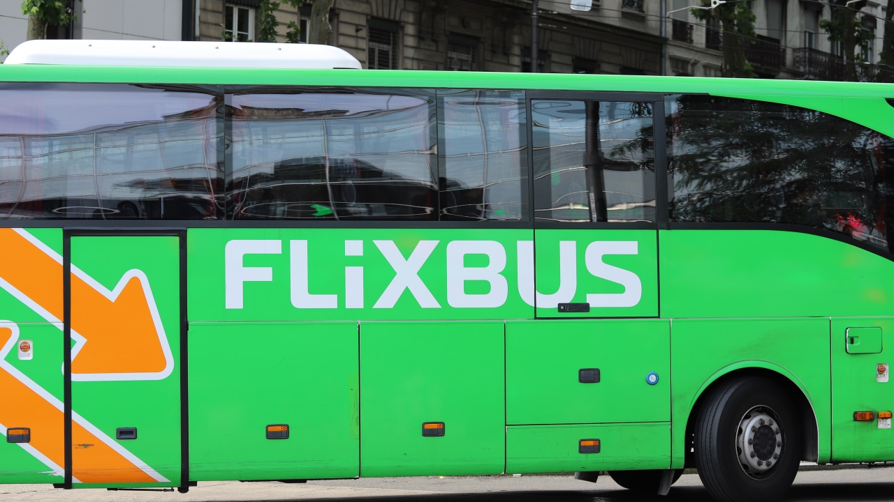 En provenance de Suisse, le passager d’un Flixbus transportait près de 15 000 médicaments opioïdes En provenance de Suisse, le passager d’un Flixbus transportait près de 15 000 médicaments opioïdes