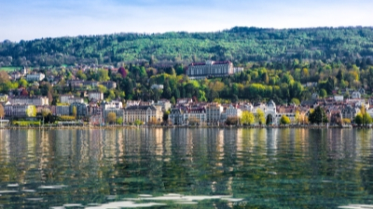 Evian-les-Bains : la Ville exige le recensement de tous les frontaliers du canton de Genève