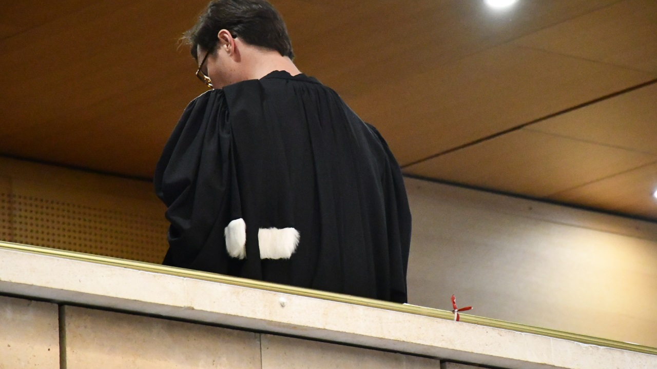 Haute-Savoie : il frappe son épouse en plein bal et s’en prend à ceux qui interviennent Haute-Savoie : il frappe son épouse en plein bal et s’en prend à ceux qui interviennent