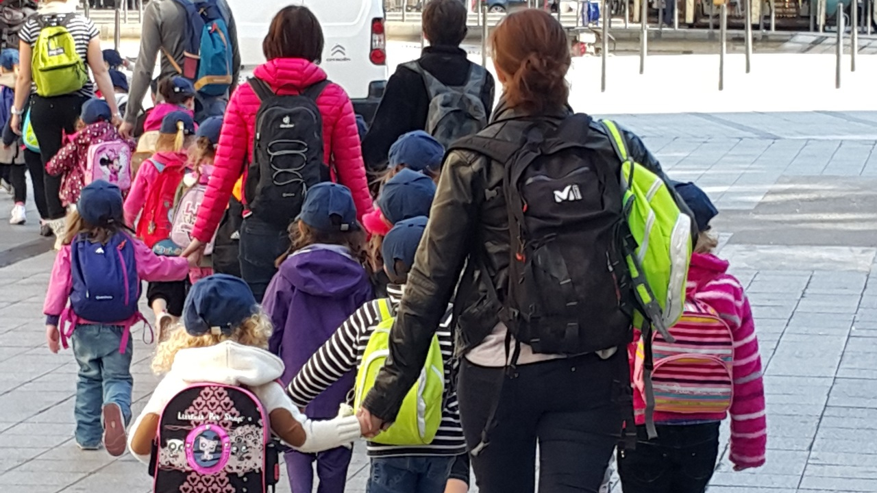 Haute-Savoie : un animateur du périscolaire suspecté d’attouchements sur mineurs, la mairie prend de nouvelles mesures