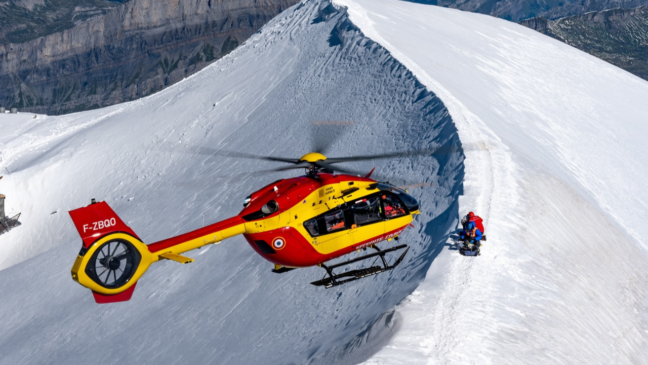 Haute-Savoie : un jeune homme de 20 ans chute lourdement dans le massif du Mont-Blanc