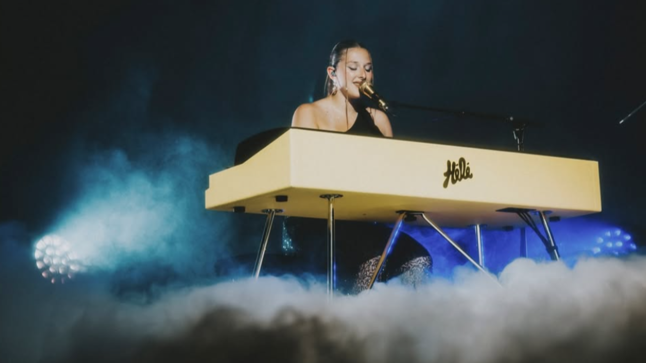 Héléna réagit à son intégration aux Enfoirés : "C’est une cause importante pour moi"