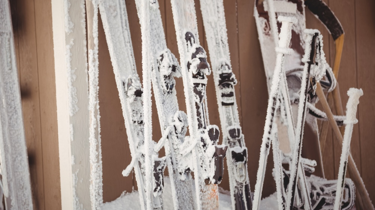 Ils volaient des skis aux terrasses des stations savoyardes : huit individus interpell&eacute;s et bient&ocirc;t jug&eacute;s