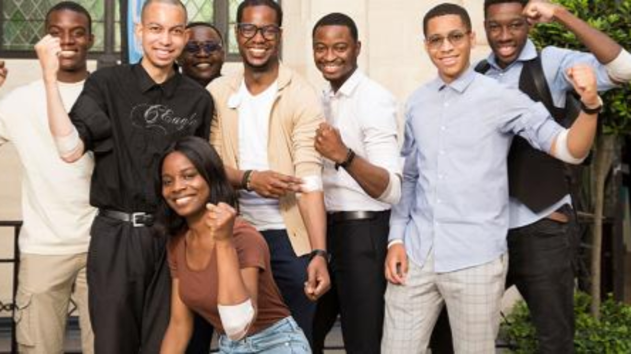 L'Etablissement Français du Sang à la recherche de sangs rares (interview)