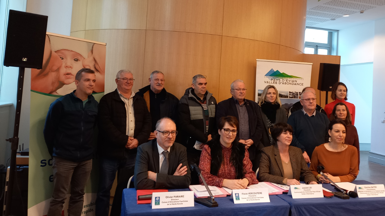 La  CCPEVA a sign&eacute; la Convention territoriale globale (Ctg) avec la Caisse d&rsquo;Allocations Familiales de la Haute-Savoie
