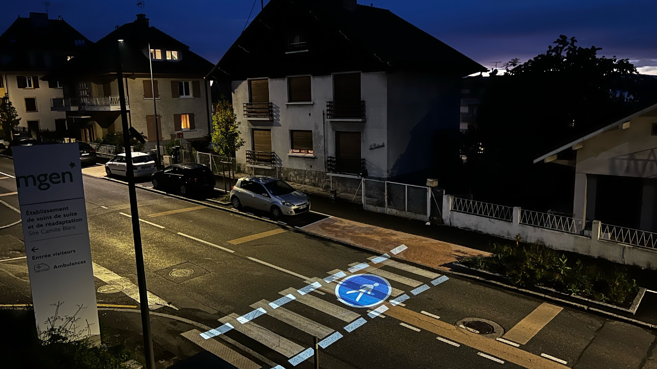 La ville d'Evian expérimente, boulevard Jean-Jaurès, le passage piéton du futur