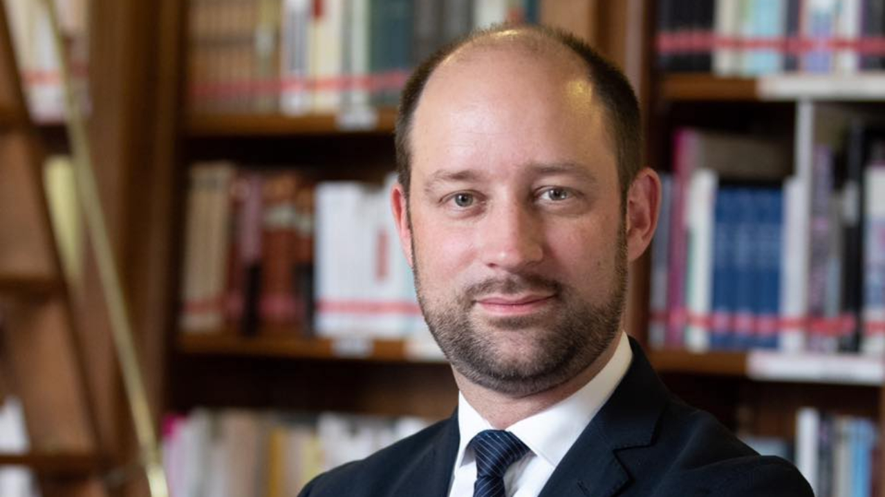 Le rapport du Sénat sur l’industrie pornographique présenté à Gaillard Le rapport du Sénat sur l’industrie pornographique présenté à Gaillard