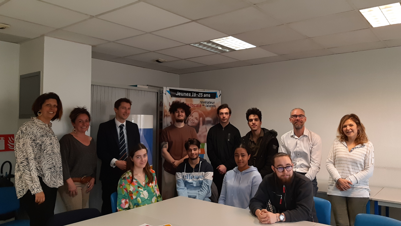 Le Sous-préfet de Thonon à la rencontre des jeunes bénéficiaires du CEJ (Contrat Engagement Jeune) à la Mission Locale du Chablais