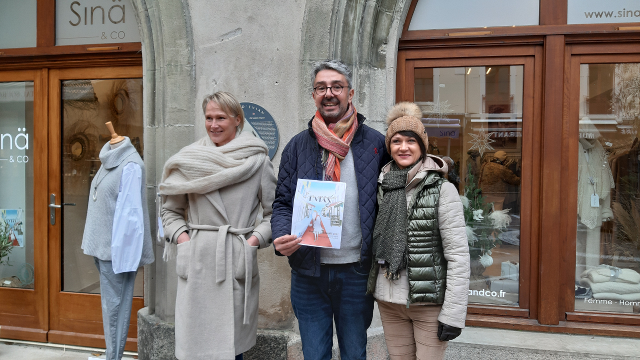 Les adhérents de l'association Évian Commerces organisent un défilé de mode le samedi 3 décembre (interview) Les adhérents de l'association Évian Commerces organisent un défilé de mode le samedi 3 décembre (interview)