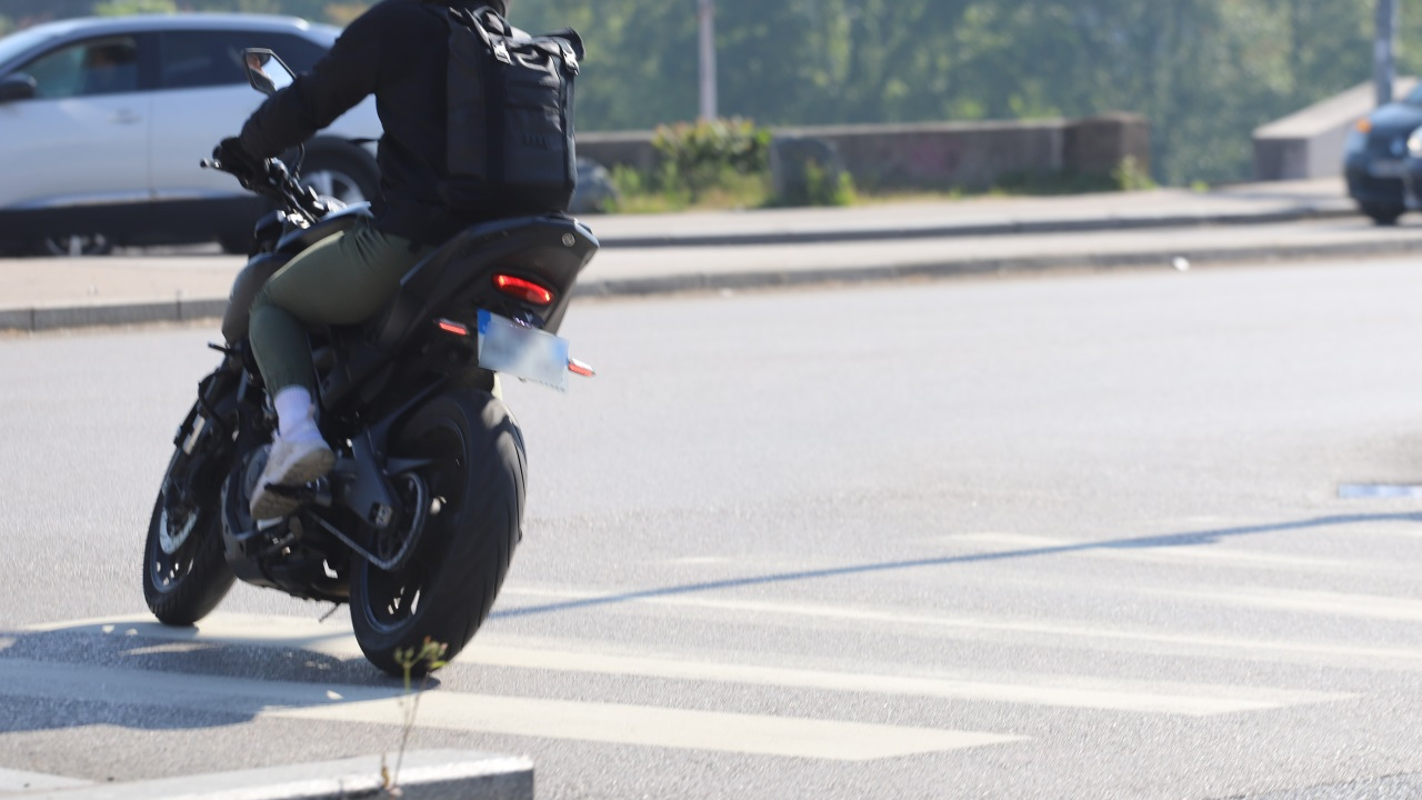 Les Gets : un motard grièvement blessé après une collision avec une voiture