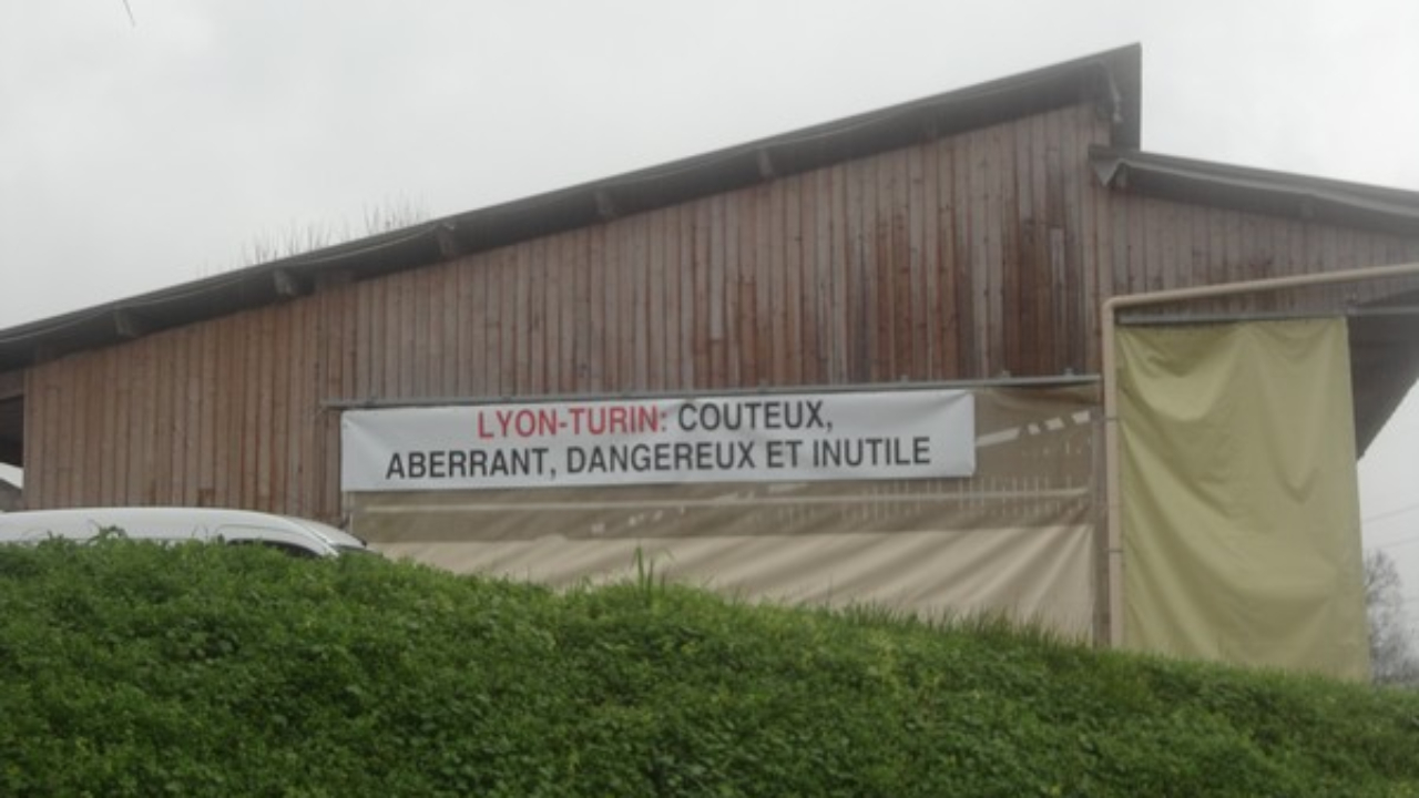 Mobilisation contre la dissolution des Soulèvements de la Terre