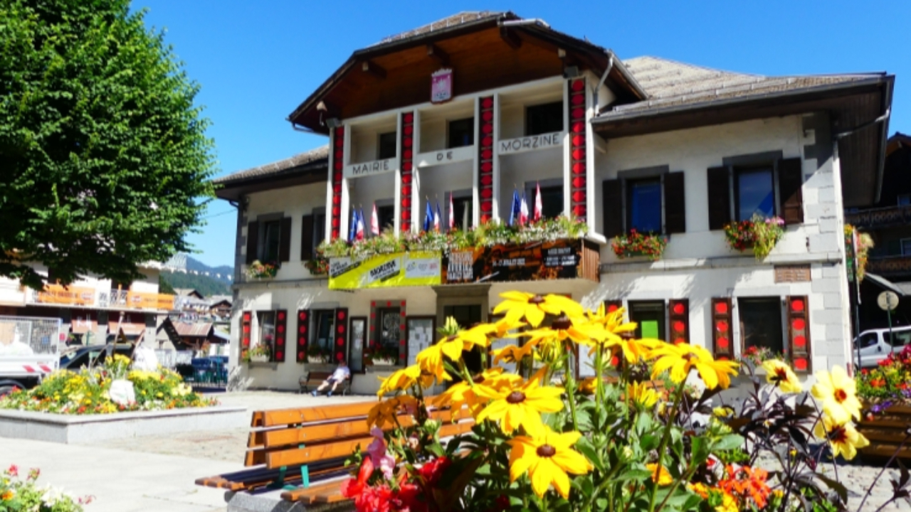 Morzine : la mairie et l’office de tourisme perquisitionnés