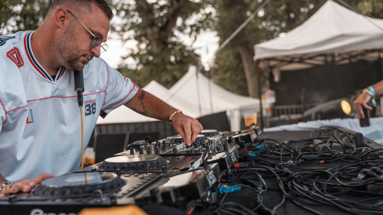 Petit Biscuit,  Laurent Wolf, Sound of Legend, Maeva Carter, Tony Romera à l'affiche du XNV Beach Festival (interview)