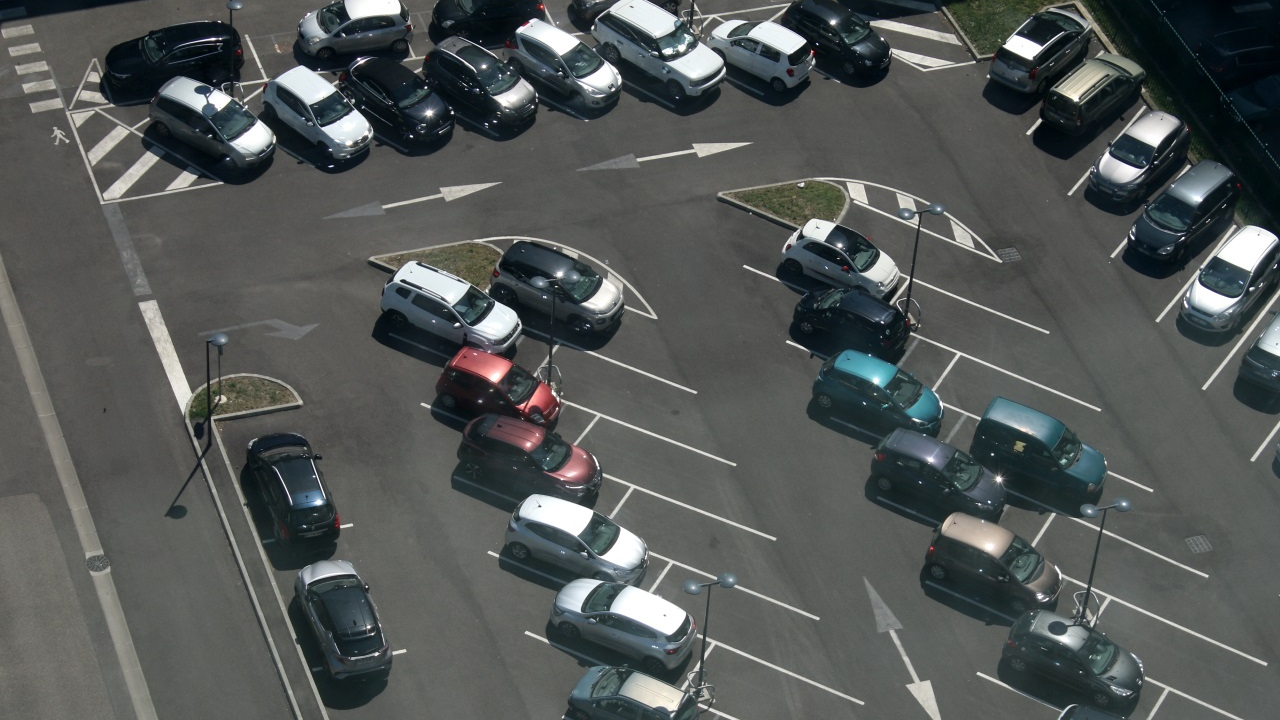 Près de Thonon : il a le malheur de se garer sur une place de parking privé, le propriétaire débarque avec une barre de fer Près de Thonon : il a le malheur de se garer sur une place de parking privé, le propriétaire débarque avec une barre de fer