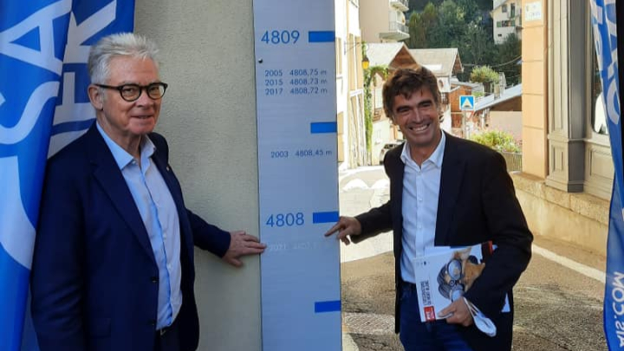 Quelle est la hauteur officielle du Mont-Blanc ? Quelle est la hauteur officielle du Mont-Blanc ?