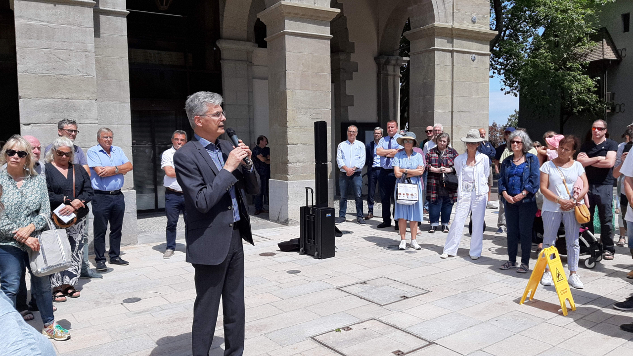 Quelques centaines d'habitants ont appel&eacute; pour le retour &agrave; la paix civile &agrave; Thonon ce lundi 3 juillet (interview)