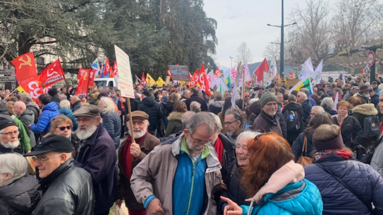 Salaires, primes maladies ou autoroute du Chablais au menu des manifs