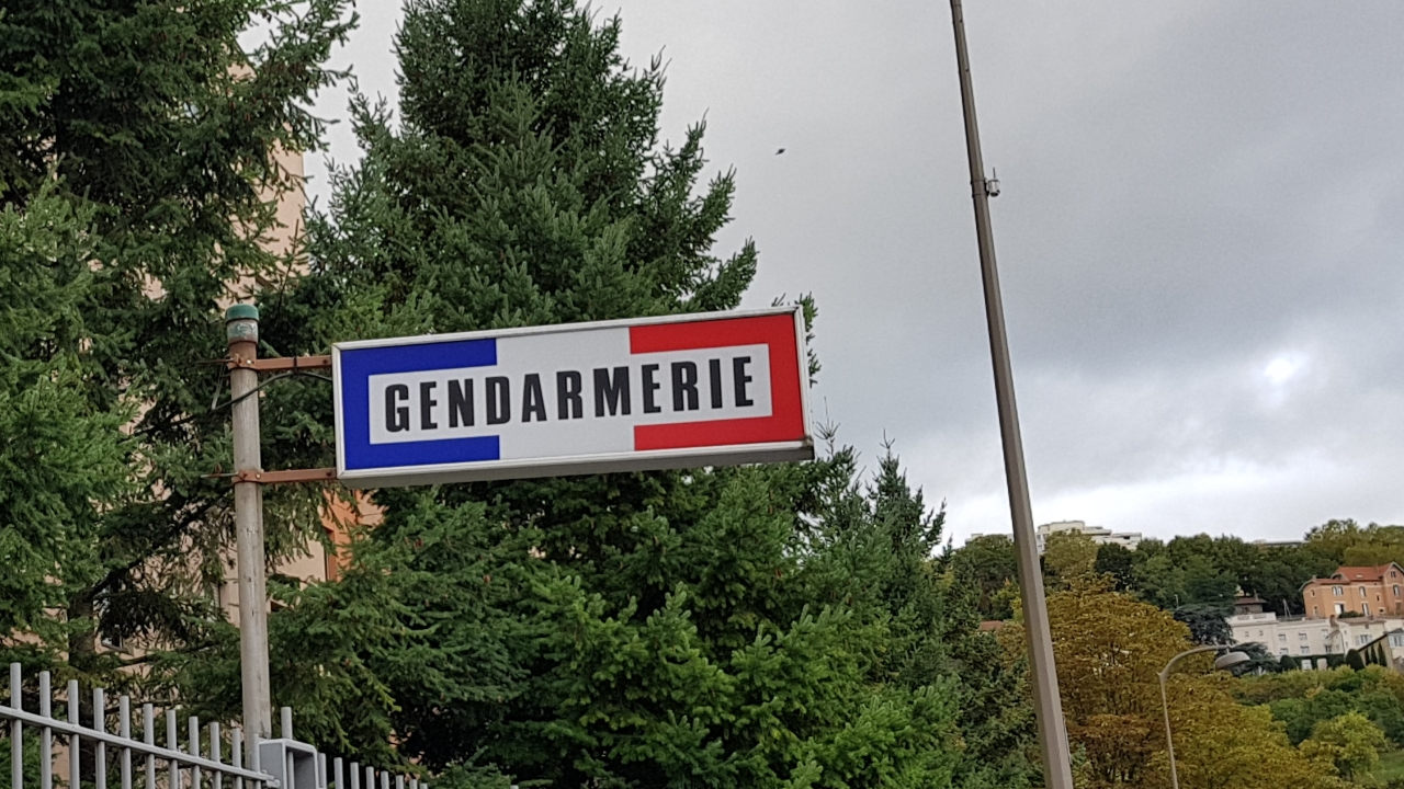 Savoie : contrôlé deux fois en 13 jours sans permis et sous stupéfiants, un récidiviste condamné à un an de prison Savoie : contrôlé deux fois en 13 jours sans permis et sous stupéfiants, un récidiviste condamné à un an de prison
