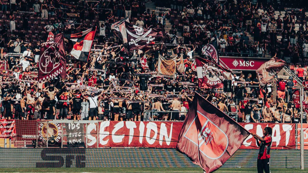 Servette-Sion : la police évite un affrontement entre deux groupes de supporters genevois Servette-Sion : la police évite un affrontement entre deux groupes de supporters genevois