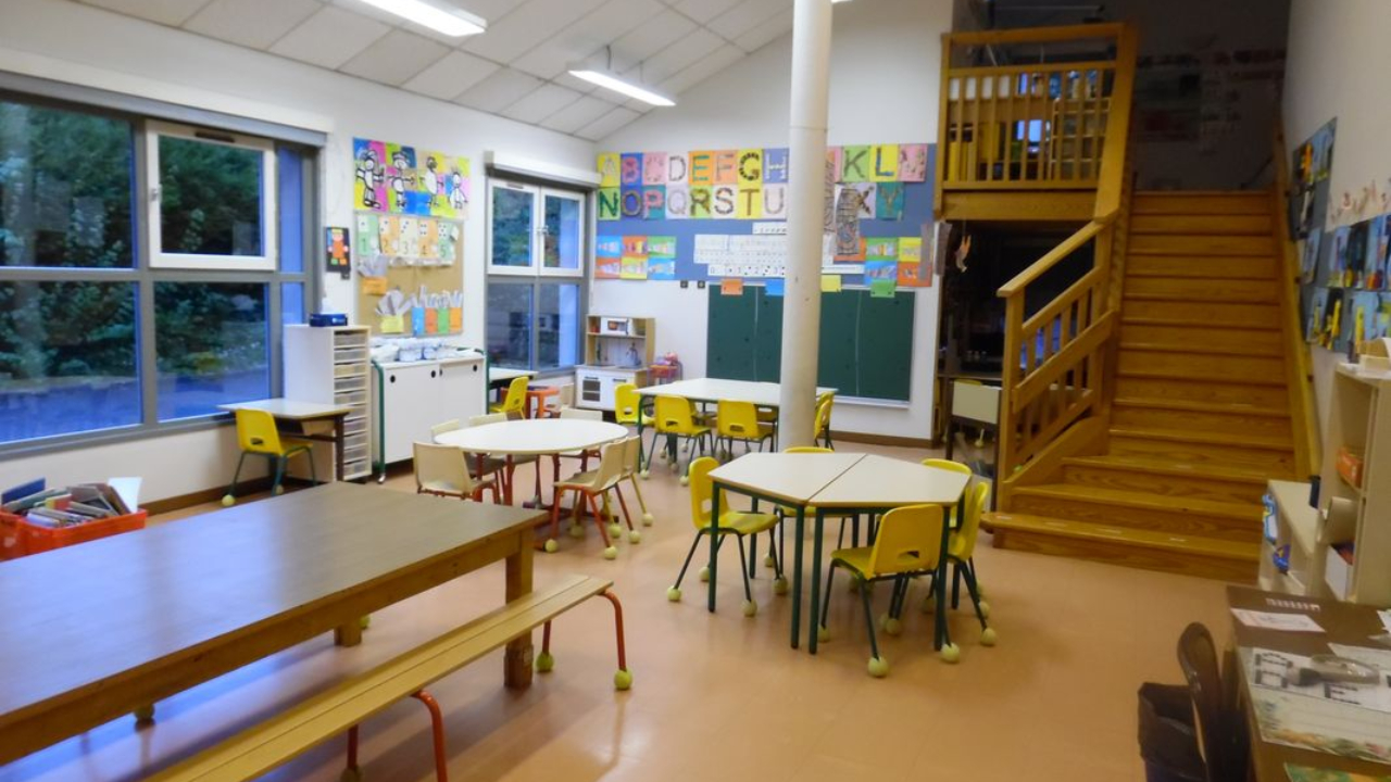 Taninges : pourquoi une classe d'école est en vente ?