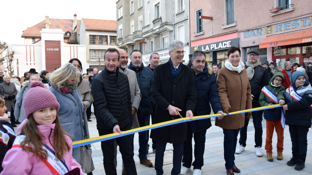 Thonon : inauguration des nouveaux aménagements de la place Henry Bordeaux Thonon : inauguration des nouveaux aménagements de la place Henry Bordeaux