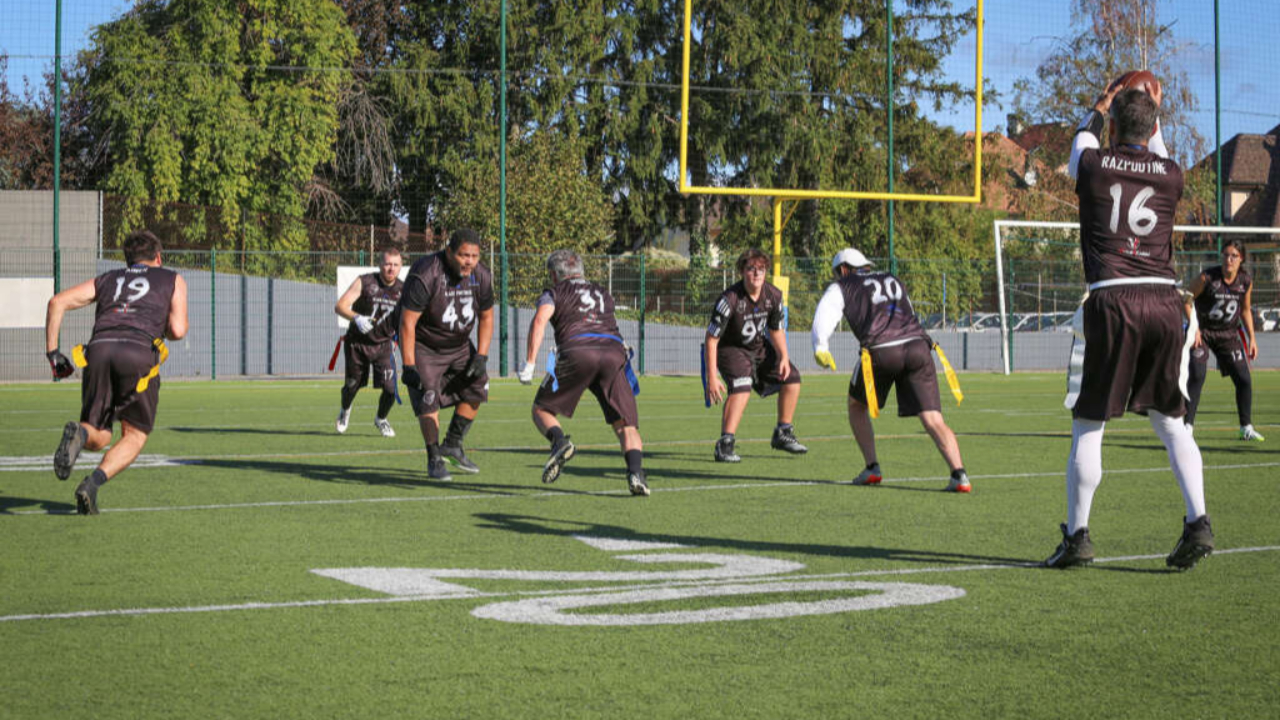 Thonon : Les Black Panthers organisent un job dating... sur le terrain