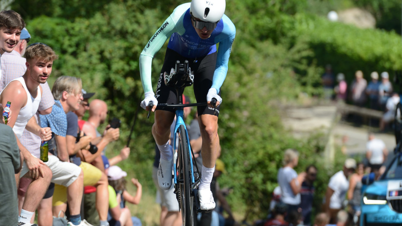 Tour de France : Paul Seixas perd du temps sur le podium Tour de France : Paul Seixas perd du temps sur le podium