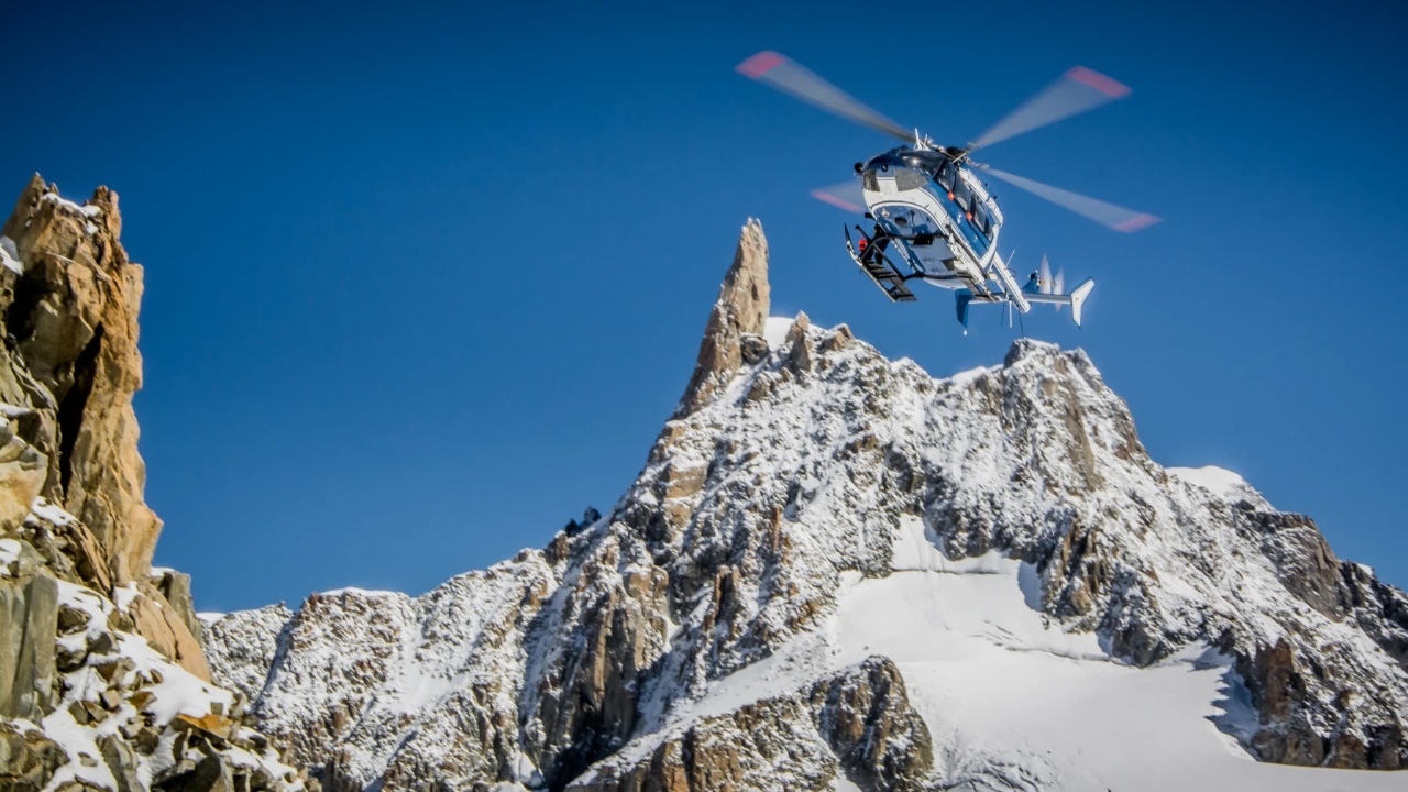 Trois skieurs pris dans une avalanche &agrave; La Plagne, deux bless&eacute;s graves