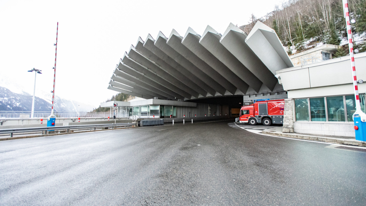 Tunnel du Mont-blanc: circulation autorisée pour les poids lourds cette nuit