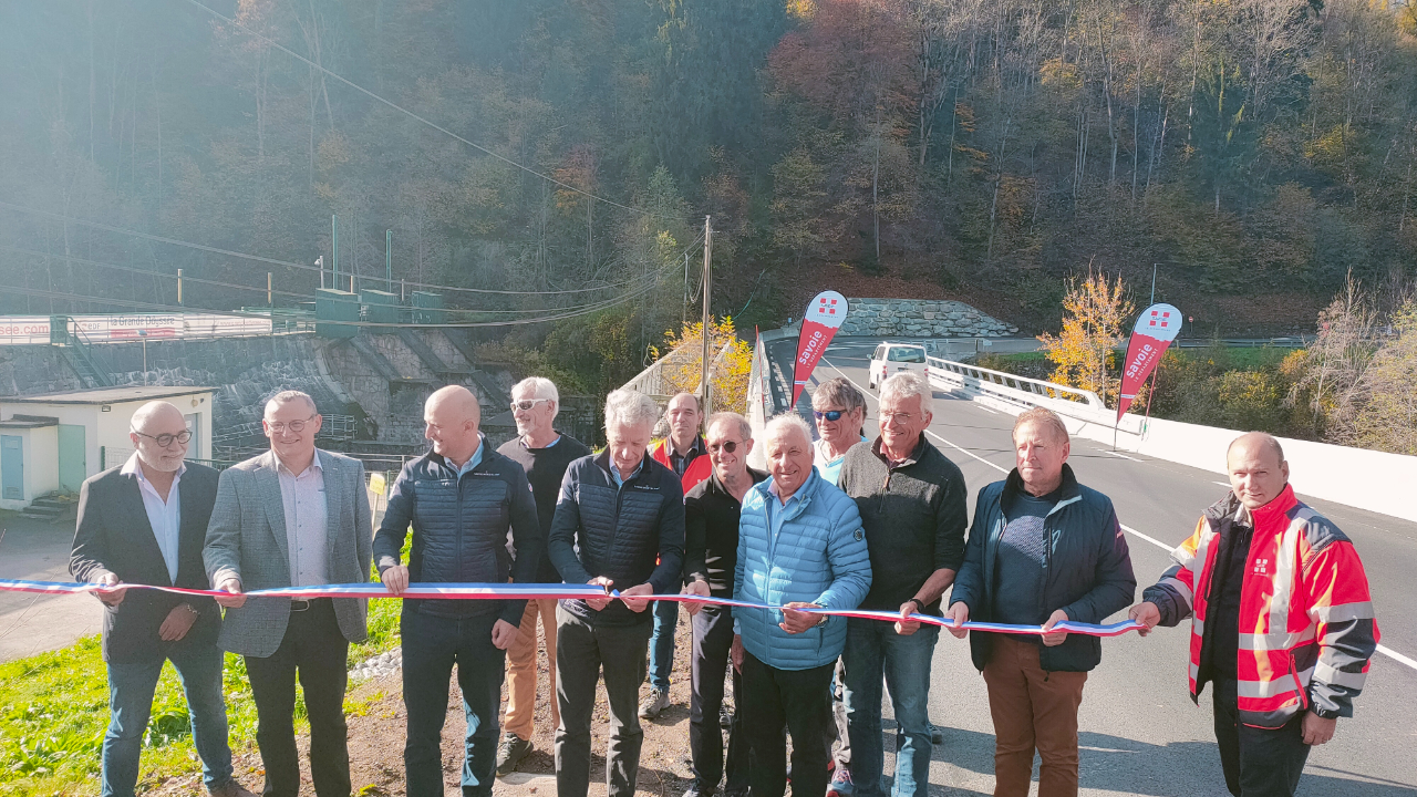 Un nouveau grand pont pour la commune de Bozel en Savoie Un nouveau grand pont pour la commune de Bozel en Savoie