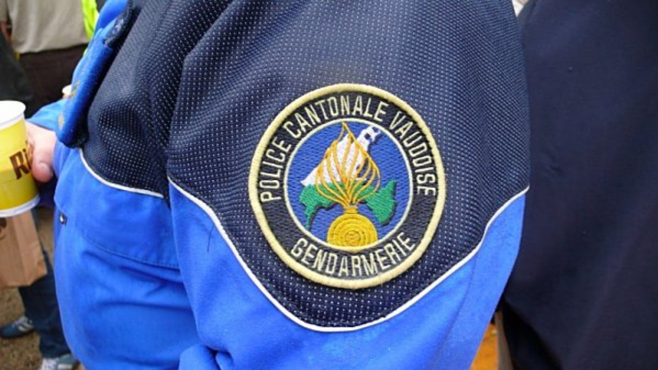 Vaud : Enquête ouverte pour des messages racistes au sein de la police Vaud : Enquête ouverte pour des messages racistes au sein de la police