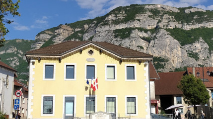 Accident de parapente &agrave; Collonges-sous-Sal&egrave;ve : Les secours demandent d'&eacute;viter le secteur