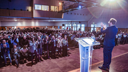 Annecy : A Cap-P&eacute;riaz, Antoine Armand a d&eacute;voil&eacute; son programme devant 900 personnes