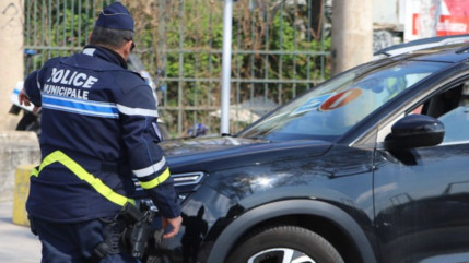 Annemasse : Il emm&egrave;ne sa copine en voiture... avec une interdiction de prendre le volant